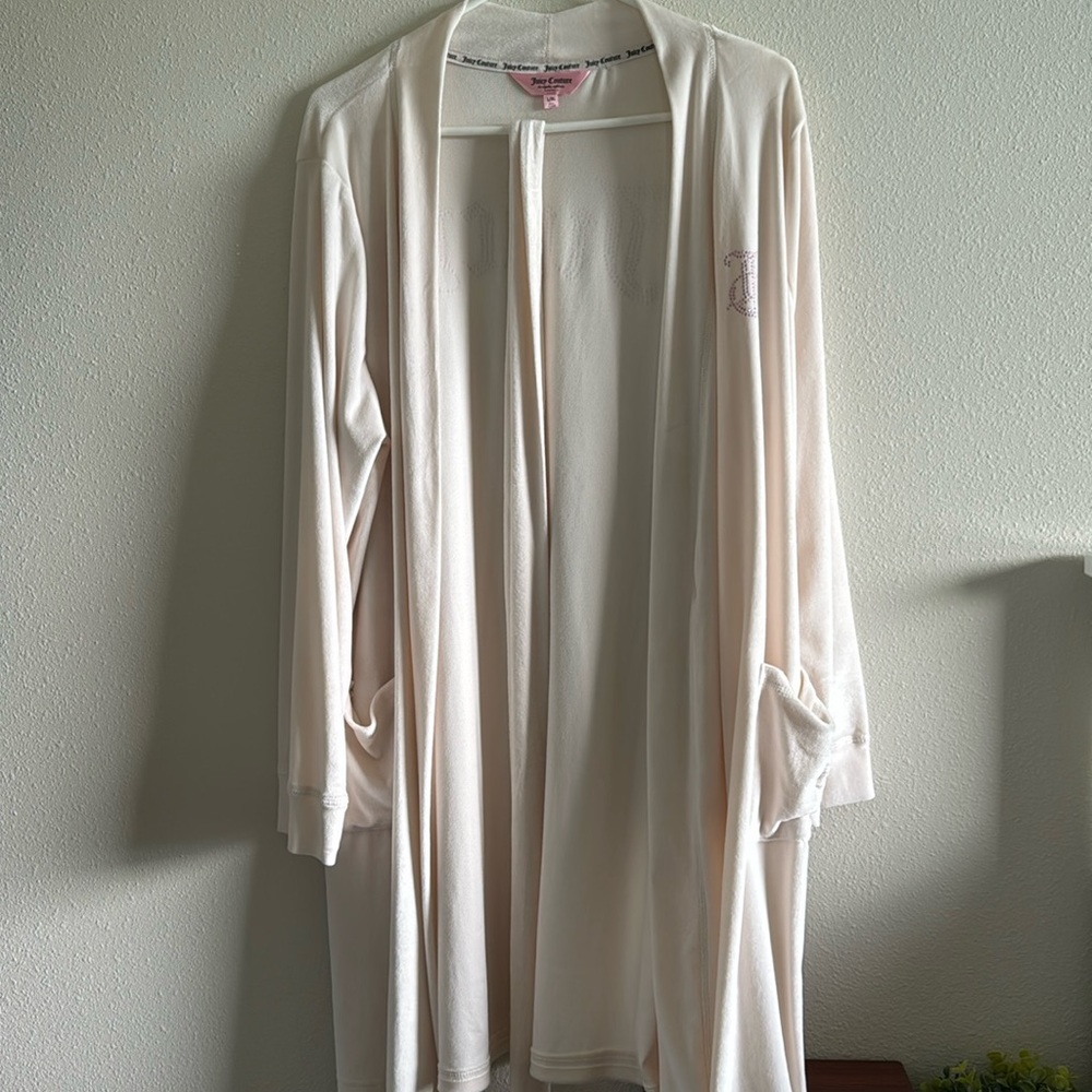 Brand New Never Worn Women’s Juicy Couture Robe with Rhinestones in Size L/XL 💖